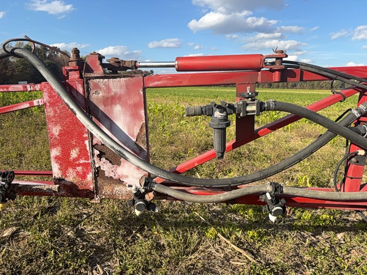 case-ih-3185-patriot-sprayer-image-47
