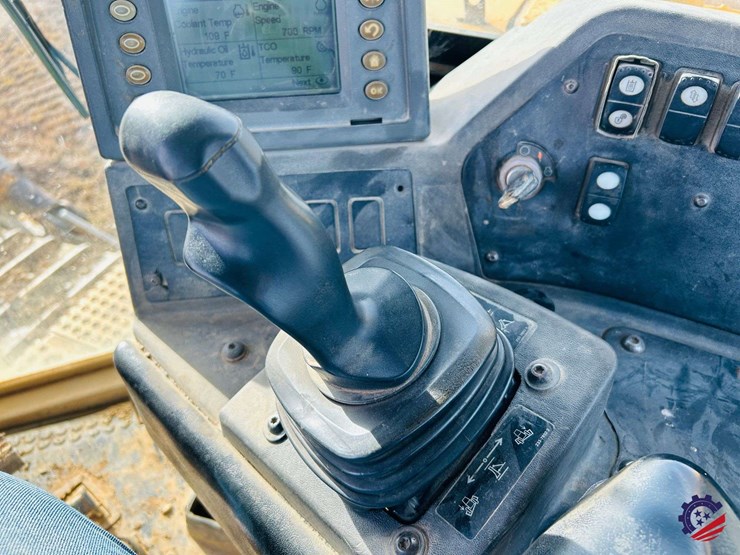 2005-caterpillar-d8t-image-79