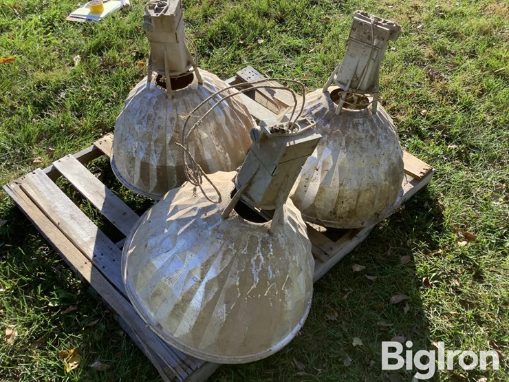 gymnasium-/-barn-lights-image-4