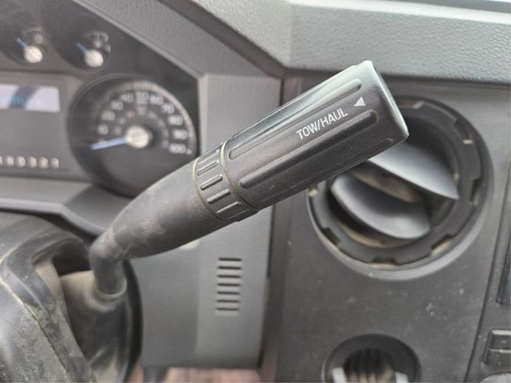 2016-ford-550-image-44