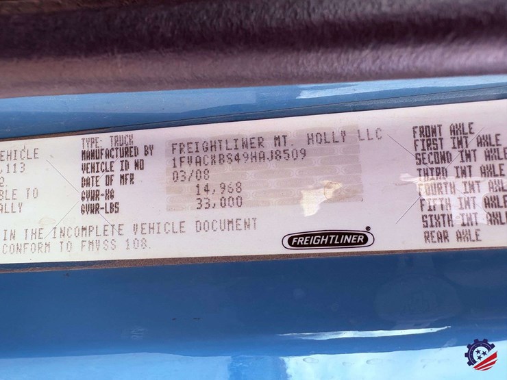 2009-freightliner-m2-106-image-81