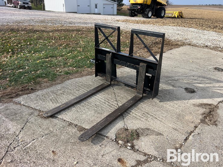 accessories-unlimited-llc-au-01-0500-st-np-step-thru-pallet-fork-image-1