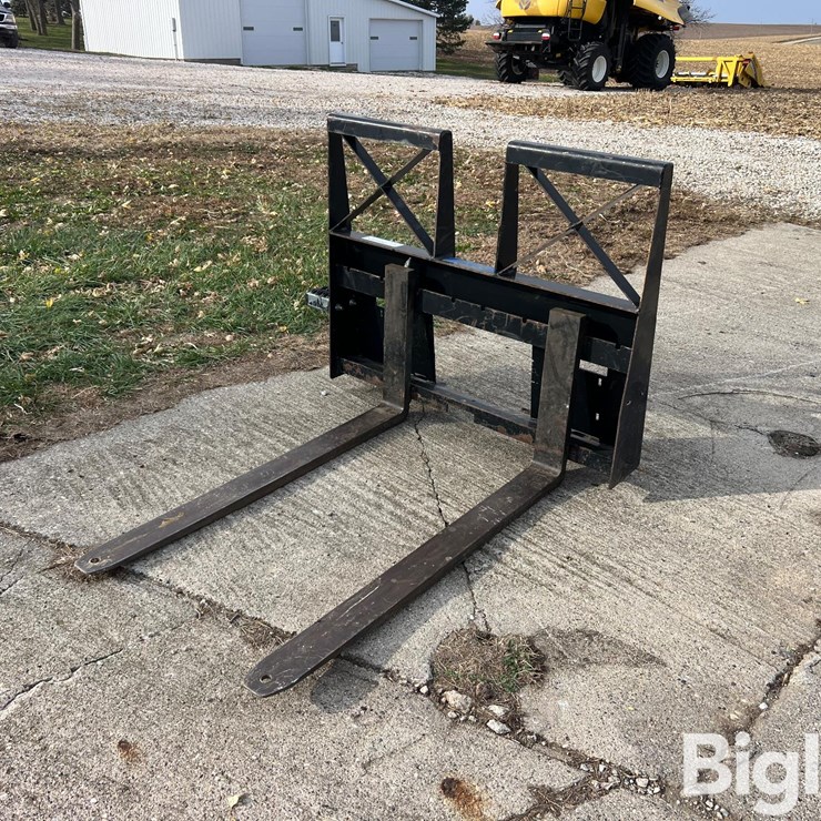 Accessories Unlimited LLC AU-01-0500-ST-NP Step Thru Pallet Fork