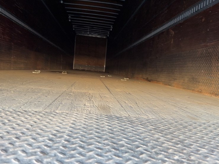 2009-utility-53'-image-8