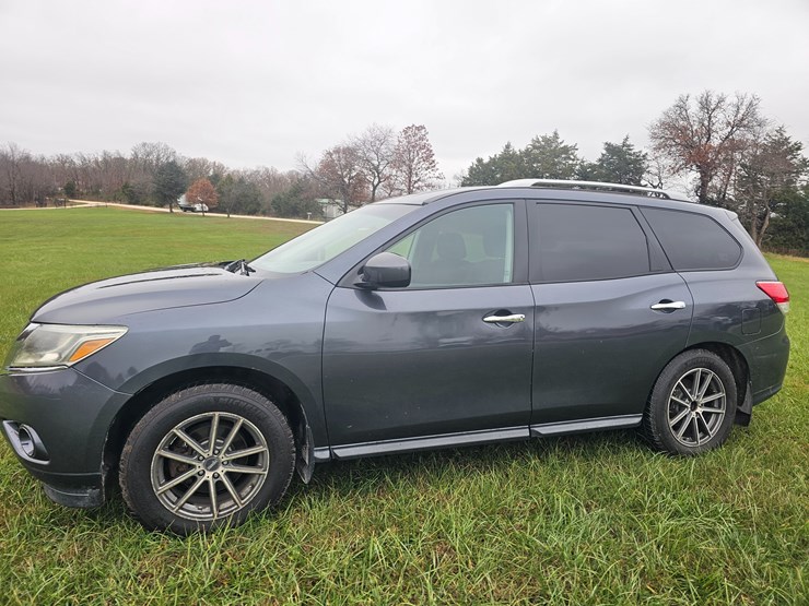 2013-nissan-pathfinder-image-4