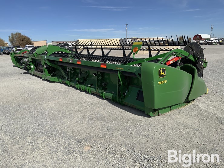 2020-john-deere-745fd-image-5
