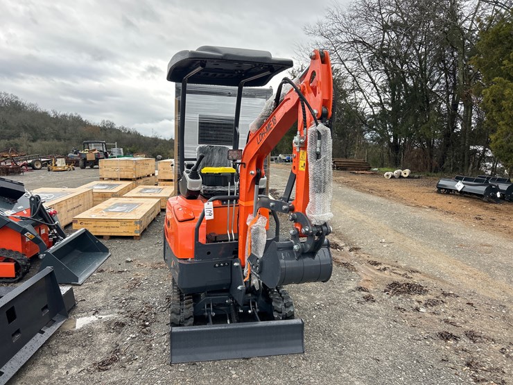 #109-•-2025-land-hero-ldh-me18-mini-excavator-image-2