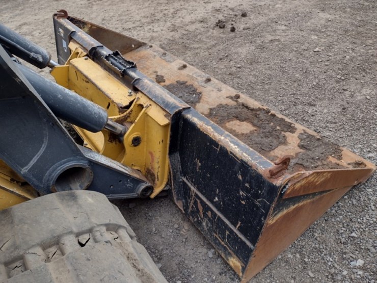 18-deere-333g-image-18