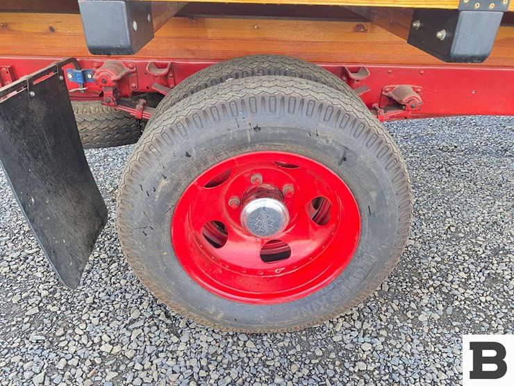 1940-international-d5-30-flatbed-truck-image-22