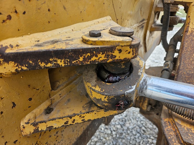 2002-caterpillar-d5g-xl-image-94