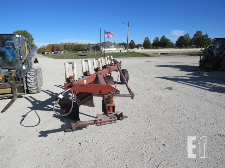 international-710-image-2