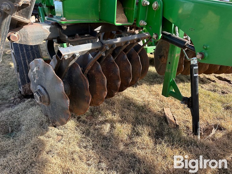 2013-john-deere-2623vt-image-19