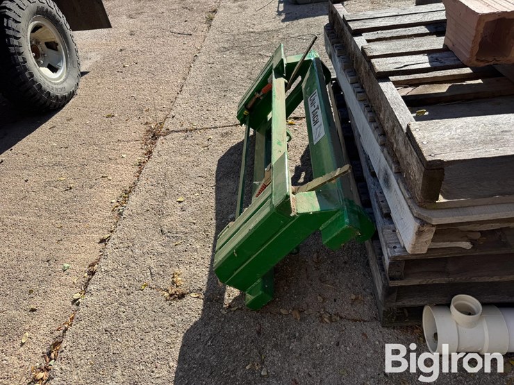 mds-5219g-euro-unitach-loader-to-skid-steer-adapter-plate-image-5