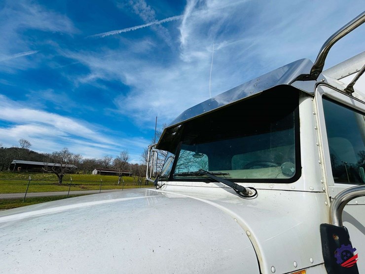 2007-peterbilt-340-image-14