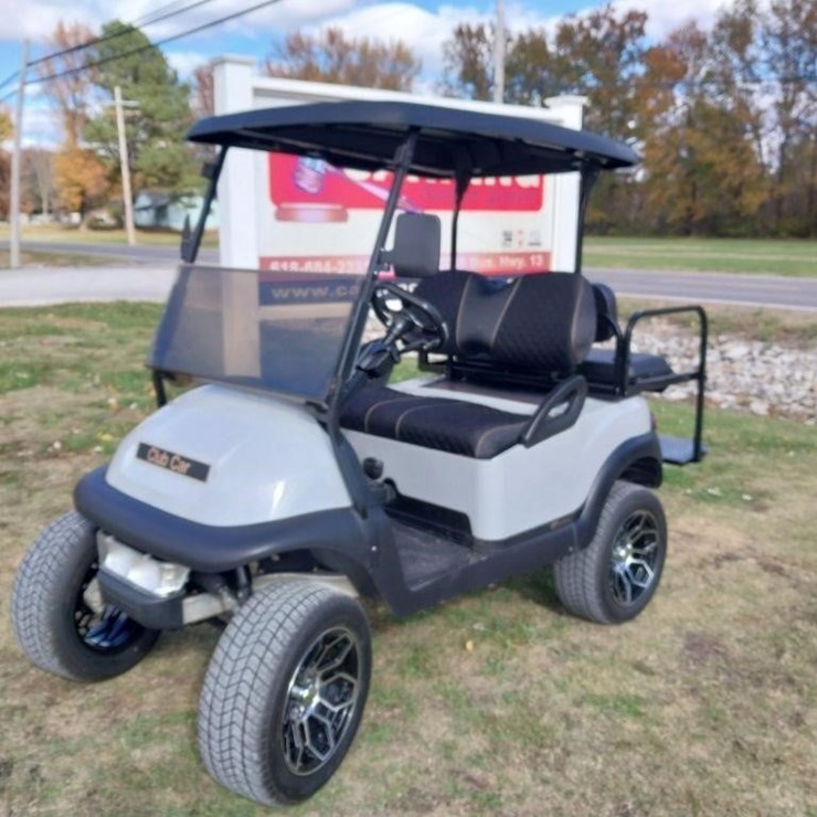 Club Car Precedent electric Golf Cart