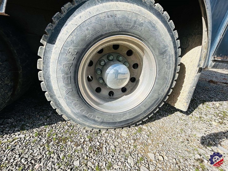 2007-peterbilt-340-image-85