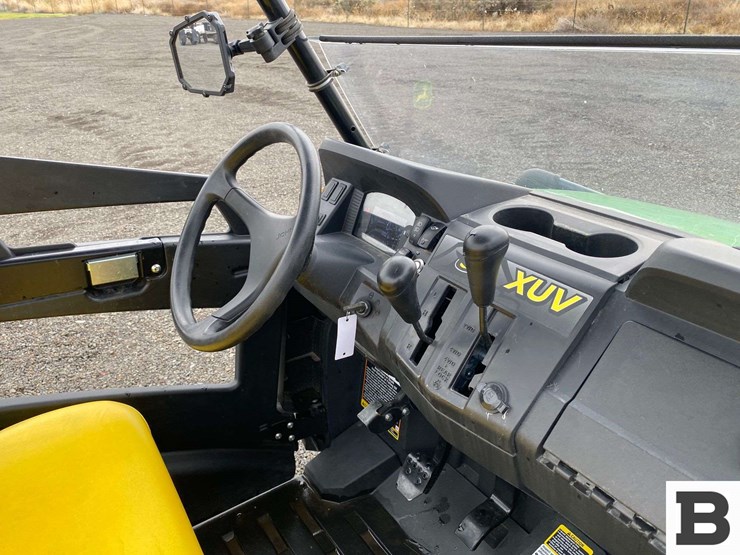 2021-john-deere-gator-image-31