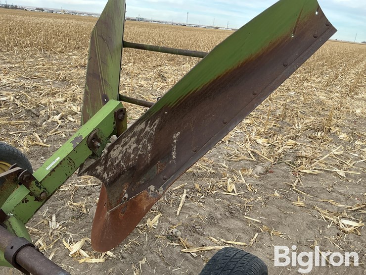 john-deere-12-image-16