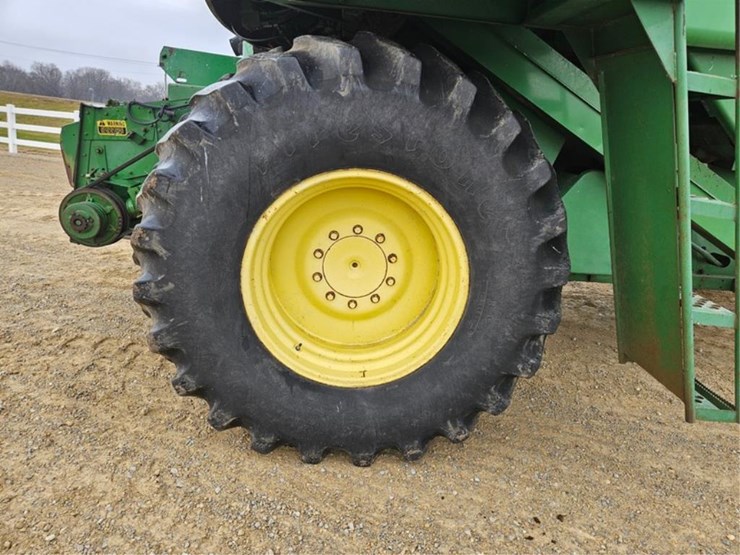 john-deere-8820-image-52