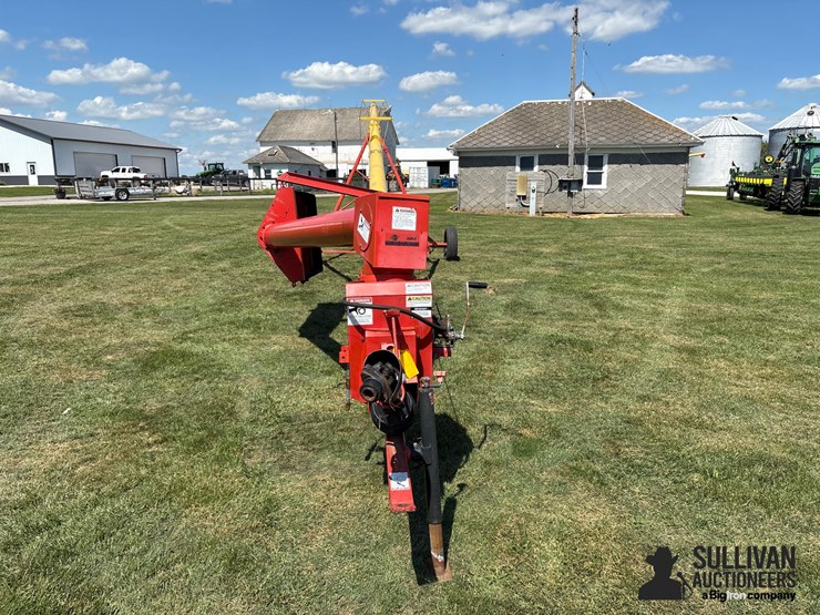 westfield-mk80-61-8"x61'-swing-away-auger-image-2