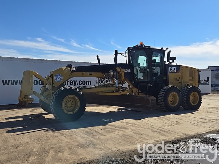 2016-caterpillar-120m2-image-2