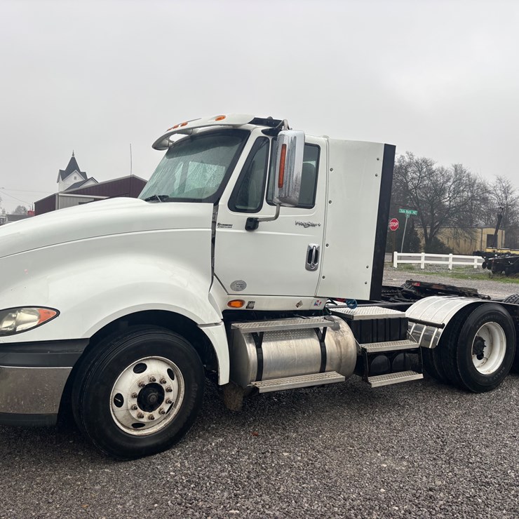 #1400 • 2013 Prostar