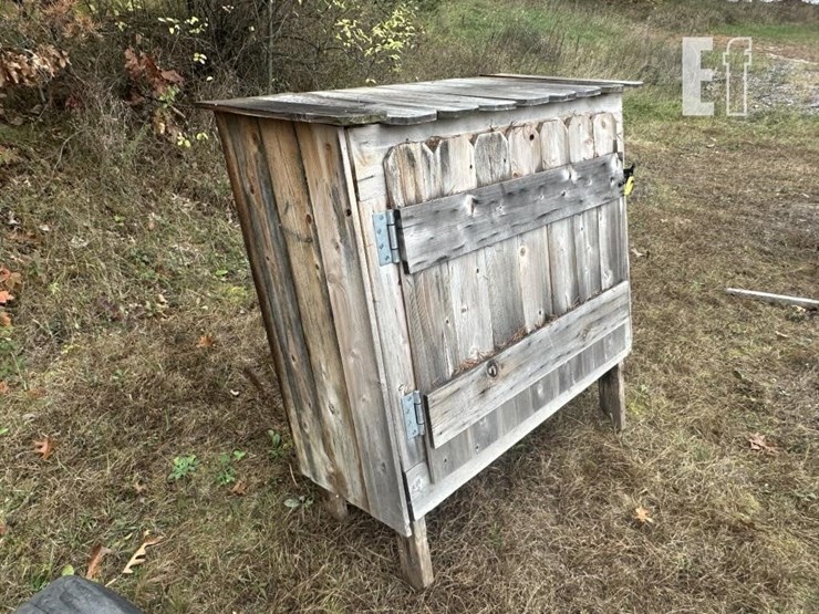 homemade-wooden-storage-bunk-image-4