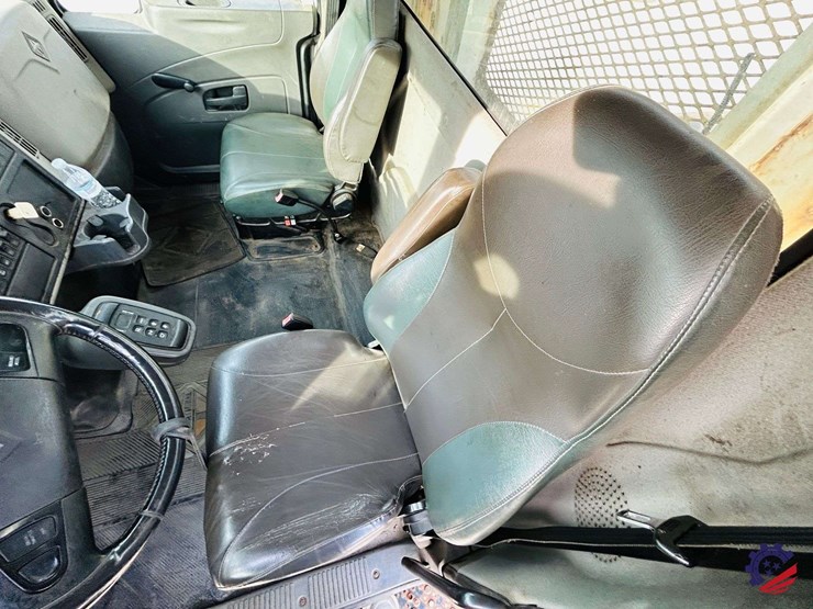 2013-international-durastar-4400-image-71