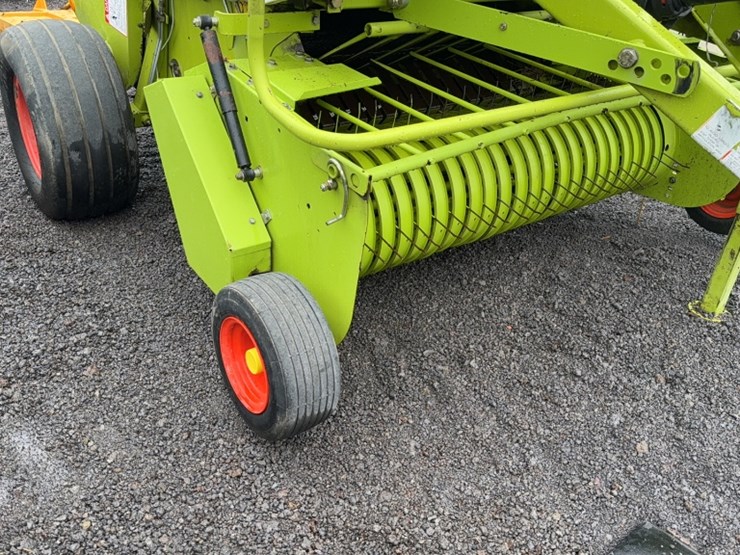 claas-rollant-160-image-3