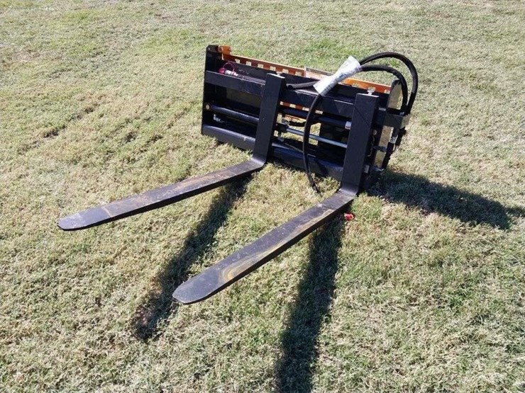 new-wolverine-s/s-qa-hyd-48"-pallet-forks-image-1