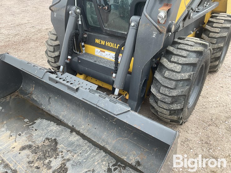 2023-new-holland-l328-image-10