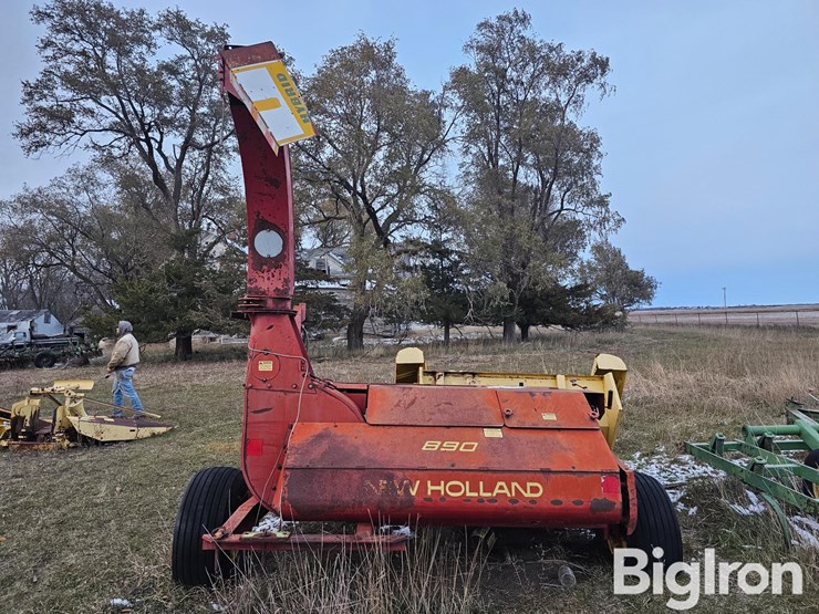 new-holland-890-image-6