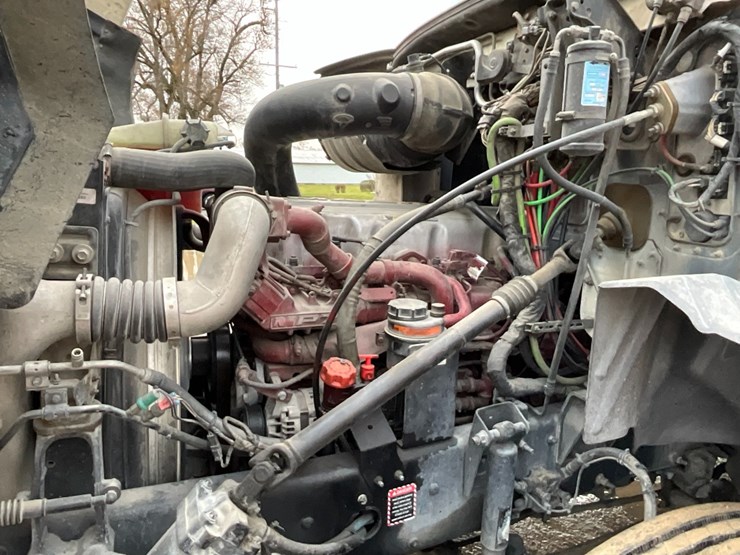 2012-mack-cxu613-day-cab-image-14