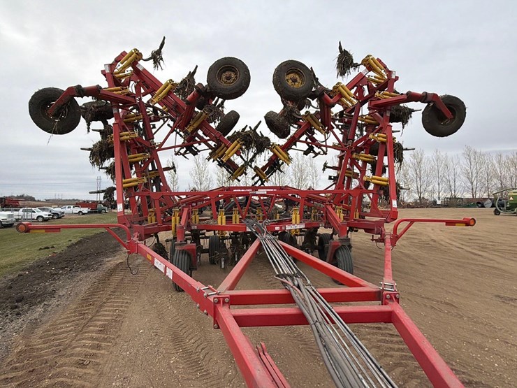 2014-bourgault-9400-image-10