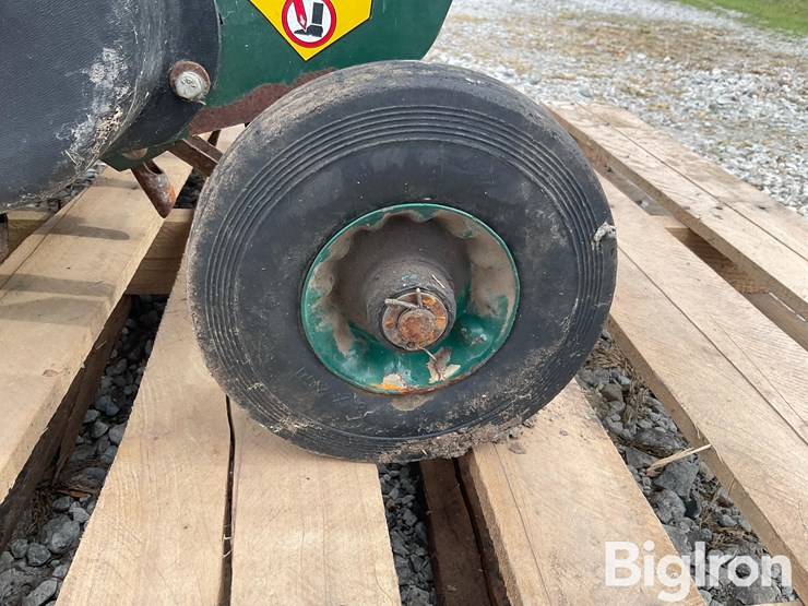 turfco-turnaer-6-walk-behind-aerator-image-11