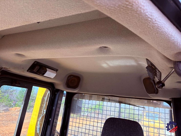 2019-caterpillar-d6t-xw-image-104