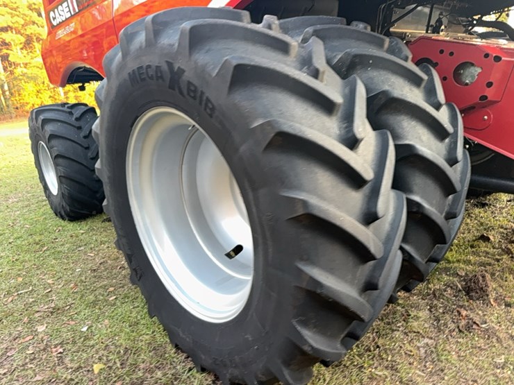 2018-case-ih-8240-image-27