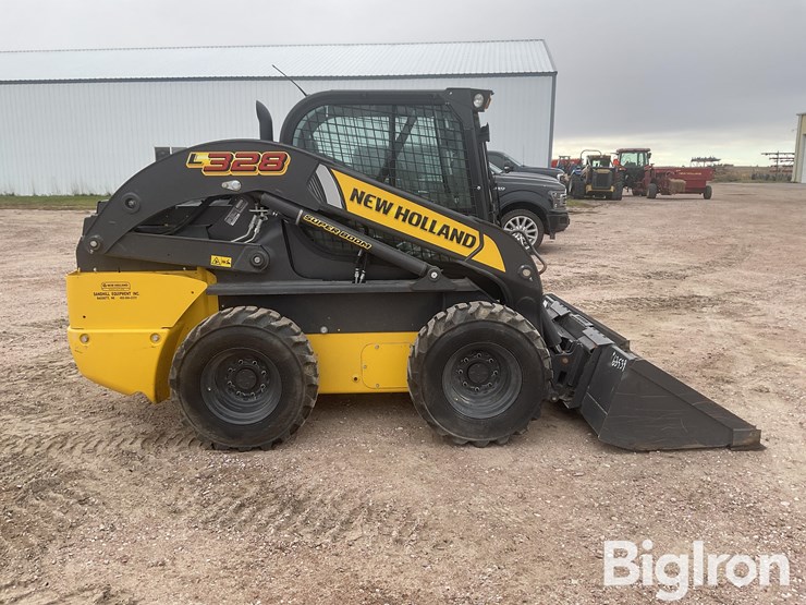 2023-new-holland-l328-image-4