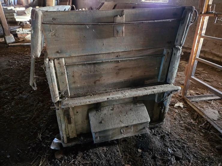 wooden-buck-board-wagon-image-4