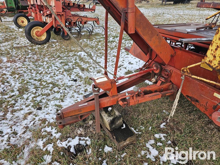 new-holland-1010-image-9