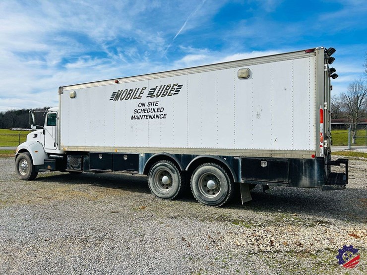 2007-peterbilt-340-image-3