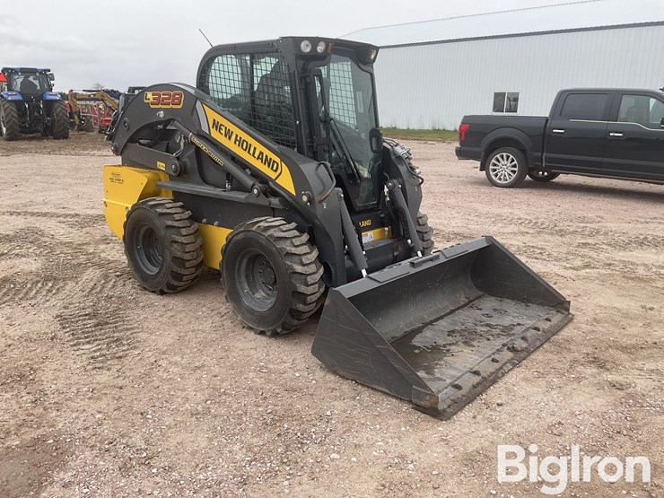 2023-new-holland-l328-image-3