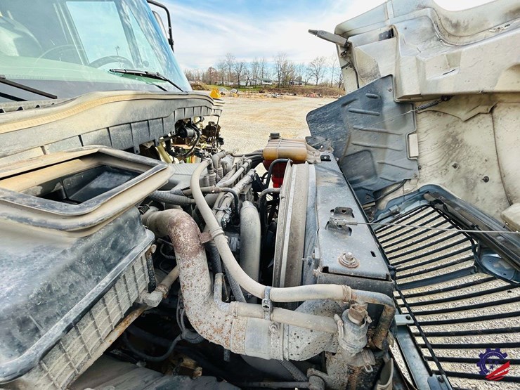 2013-international-durastar-4400-image-64