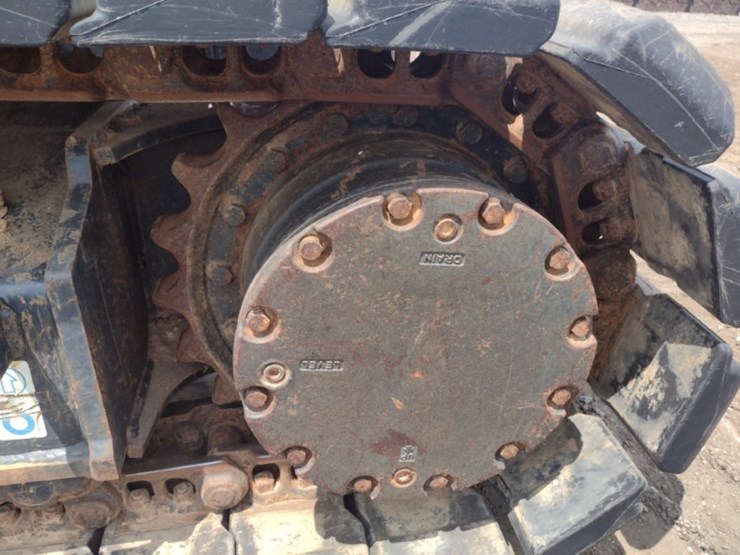 19-deere-135g-image-27