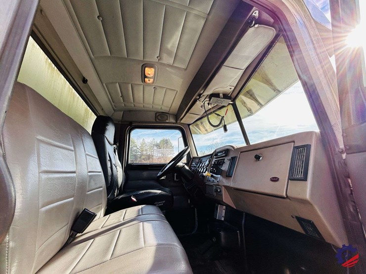 2007-peterbilt-340-image-183