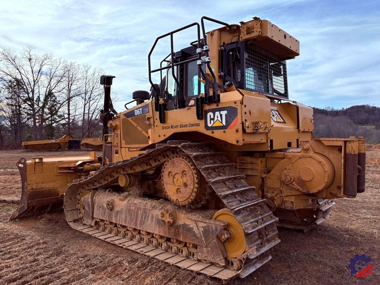 2019-caterpillar-d6t-xw-image-3