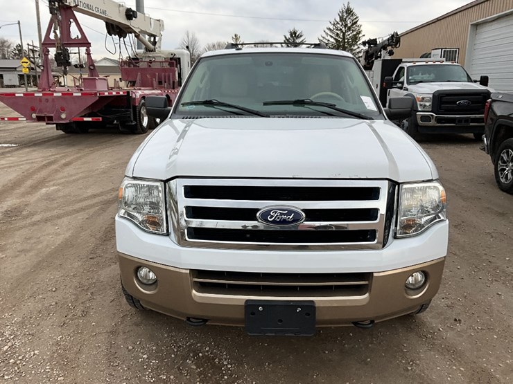 2014-ford-expedition-xlt-image-4