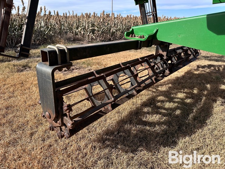 2013-john-deere-2623vt-image-17