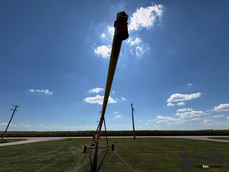 westfield-mk100-7-10"x71'-swing-away-auger-image-6