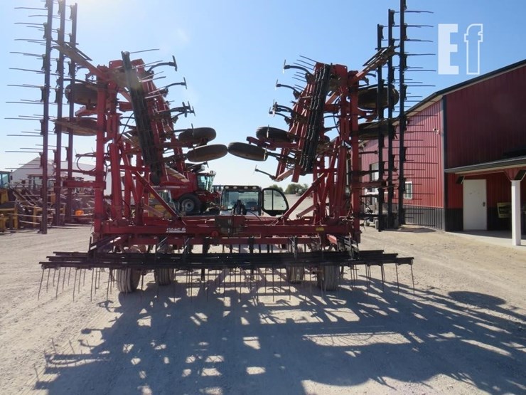 case-ih-4300-image-4